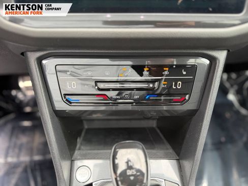 Used 2022 Volkswagen Tiguan SEL R-Line AWD/4WD image 16