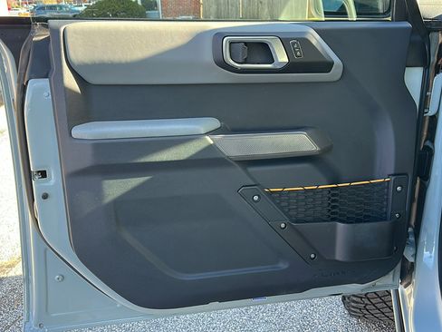 Used 2021 Ford Bronco Badlands image 14