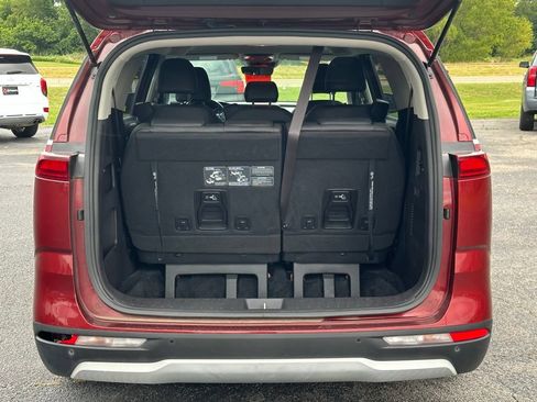 Used 2022 Kia Carnival LX FWD image 8