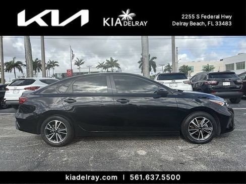 Used 2023 Kia Forte LXS image 2