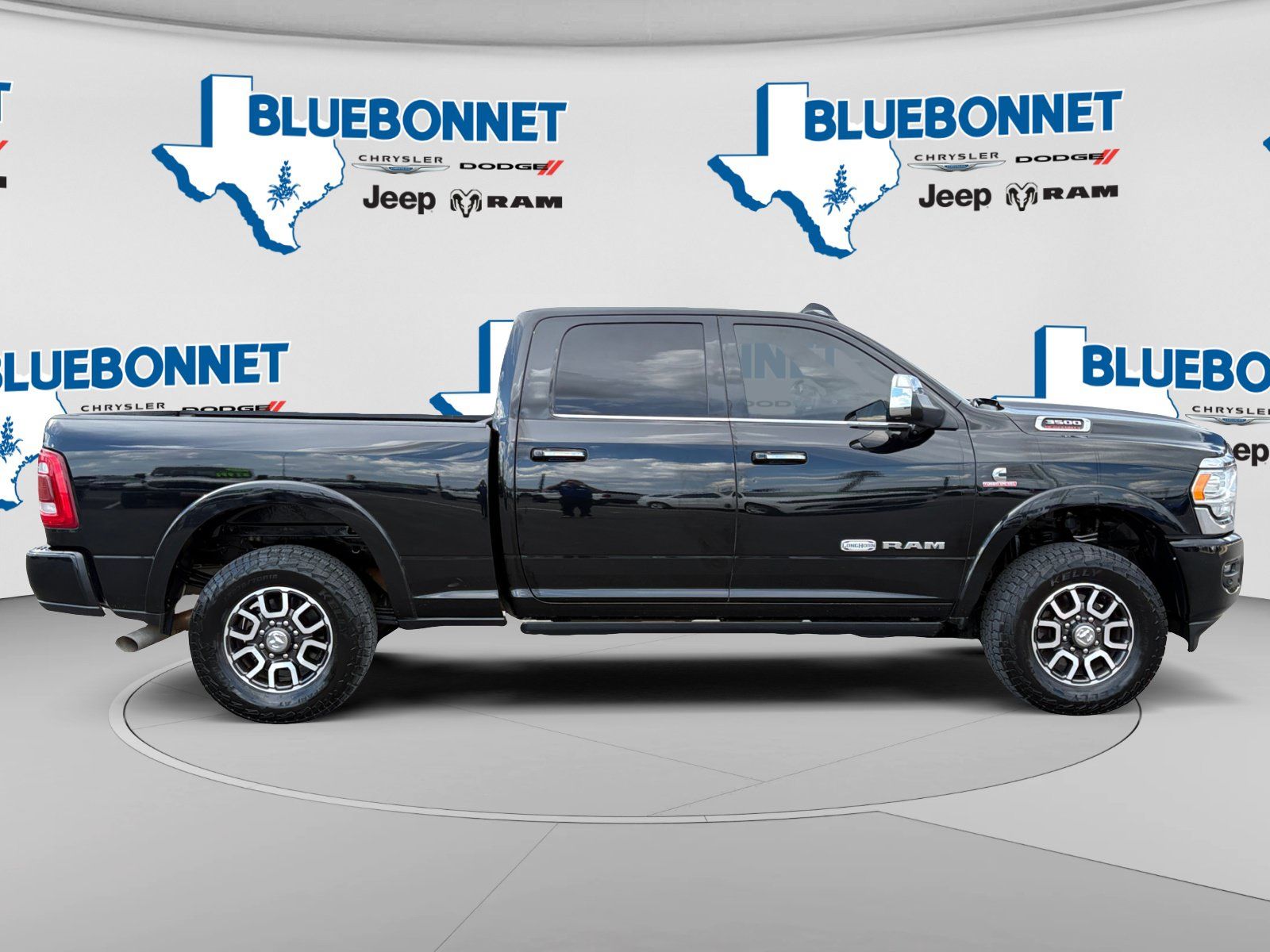 Used 2022 RAM 3500 Limited AWD/4WD image 4