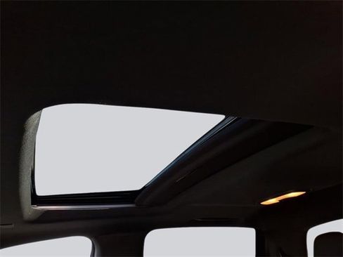 New 2026 GMC Canyon Denali image 11