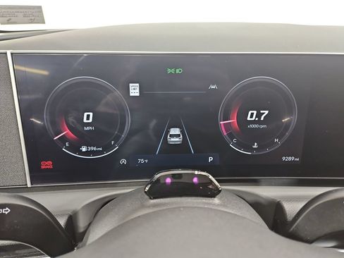Certified 2025 Hyundai Tucson SEL AWD/4WD image 17