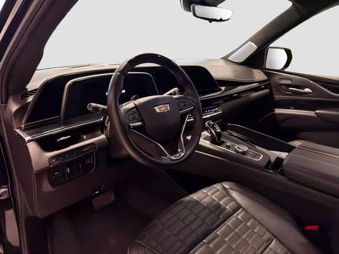 Certified 2024 Cadillac Escalade ESV V w/ LPO, ONYX Package image 8