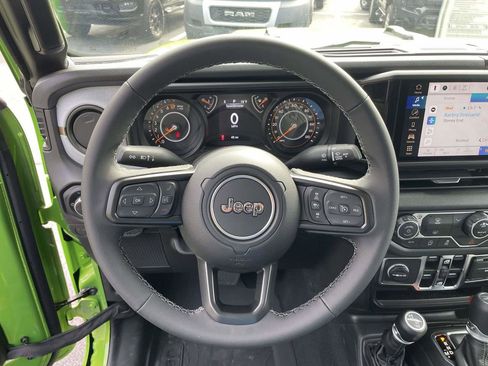 New 2025 Jeep Gladiator Sport image 34