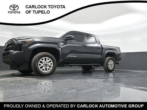 Used 2025 Toyota Tacoma SR5 image 29