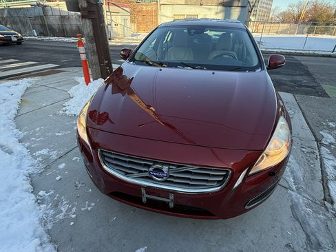 Used 2012 Volvo S60 T5 image 3