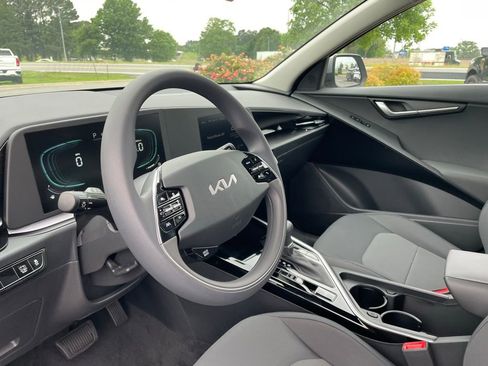 New 2026 Kia Niro LX FWD image 10