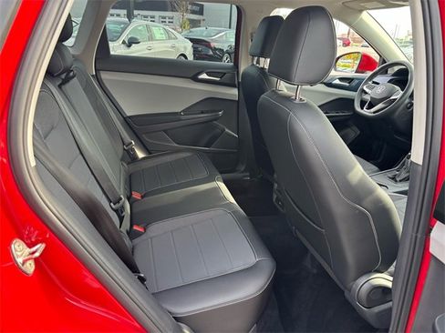 Used 2022 Volkswagen Taos SE image 19