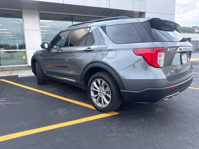 Used 2022 Ford Explorer XLT w/ Equipment Group 202A AWD/4WD image 5