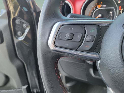 Used 2023 Jeep Wrangler Unlimited Rubicon AWD/4WD image 28
