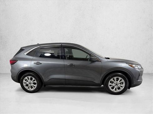 Used 2024 Ford Escape Active FWD image 2