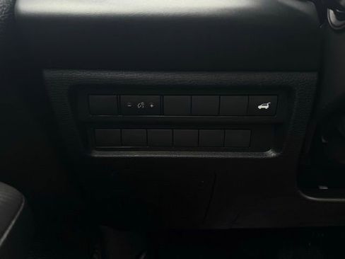 Used 2025 Mitsubishi Outlander Trail Edition image 30