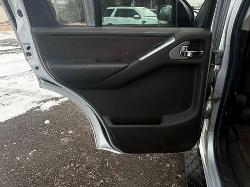 Used 2005 Nissan Pathfinder SE w/ (G01) SE Comfort Pkg image 11