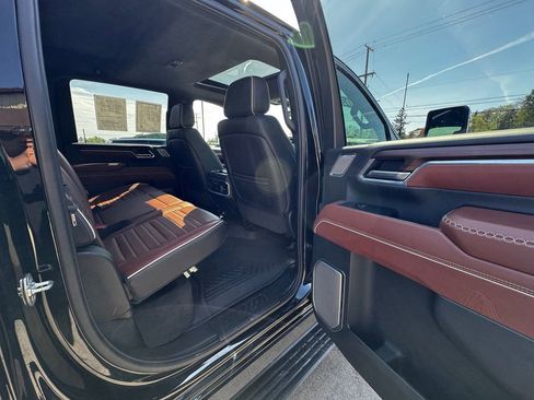 Used 2025 GMC Sierra 2500 Denali Ultimate AWD/4WD image 32