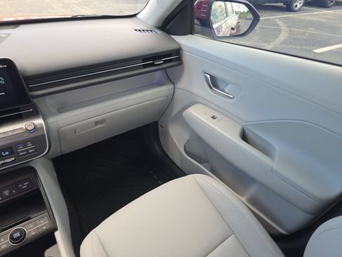 Used 2024 Hyundai Kona Limited FWD image 12