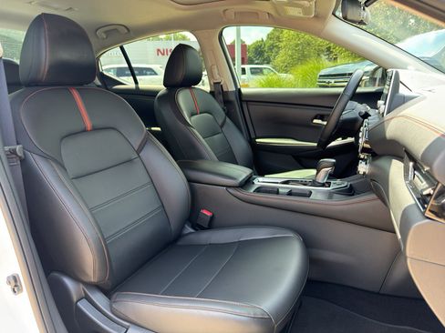 Used 2024 Nissan Sentra SR w/ SR Premium Package FWD image 20