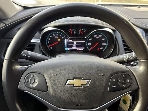 Used 2014 Chevrolet Impala LT w/ Convenience Package image 19