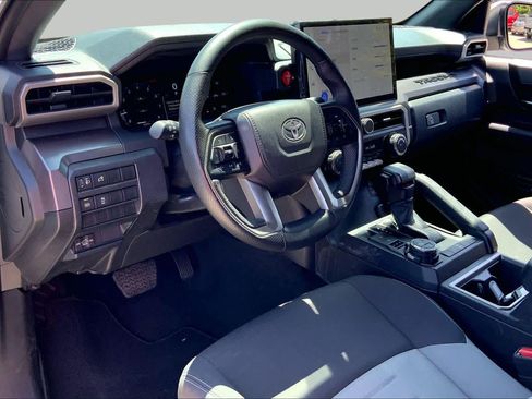 Used 2025 Toyota Tacoma TRD Off-Road AWD/4WD image 17
