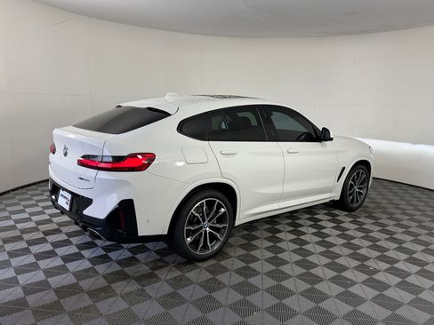 Used 2024 BMW X4 xDrive30i w/ Premium Package AWD/4WD image 9