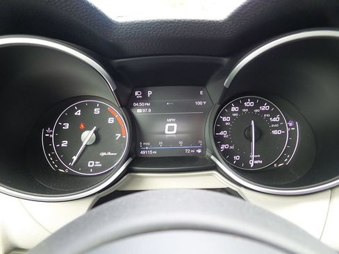 Used 2019 Alfa Romeo Stelvio RWD image 33