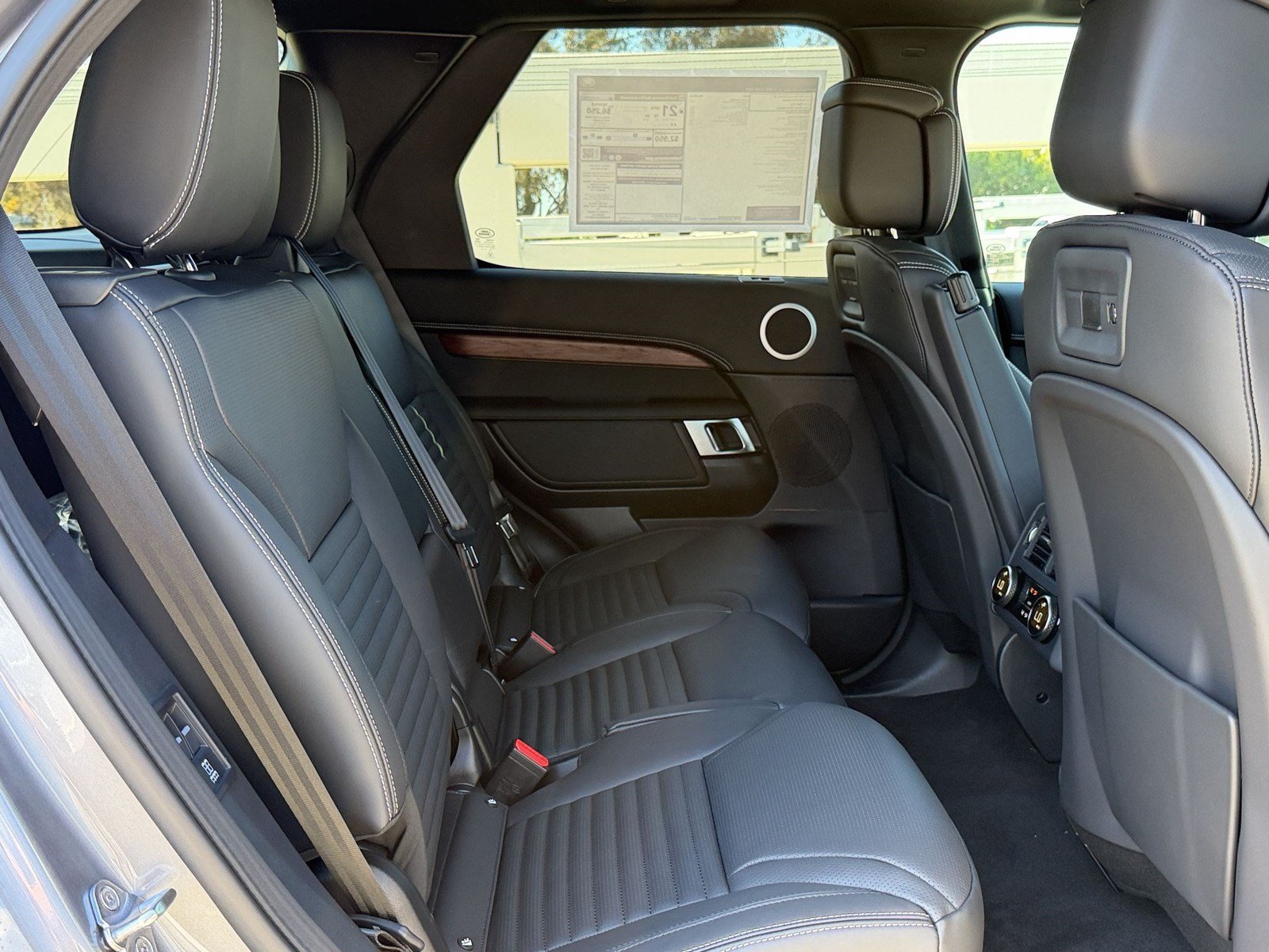 New 2026 Land Rover Discovery Dynamic SE AWD/4WD image 31