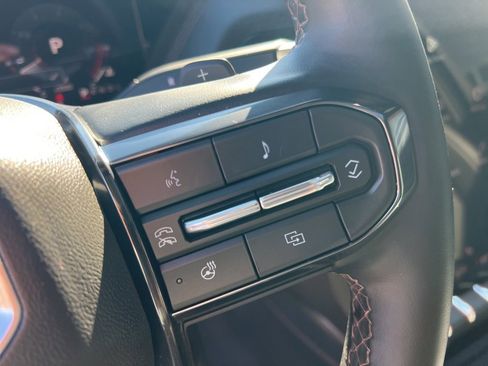 Used 2025 GMC Yukon AT4 image 17