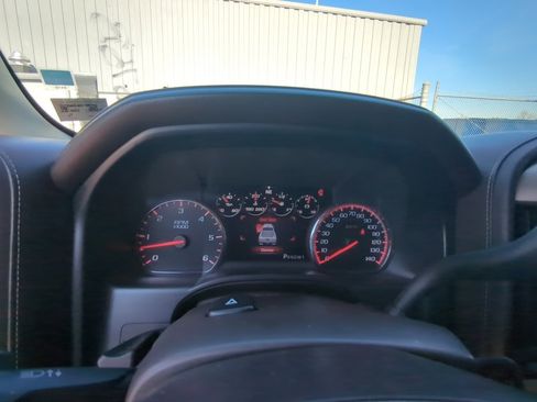 Used 2015 GMC Sierra 2500 Denali w/ Driver Alert Package image 16