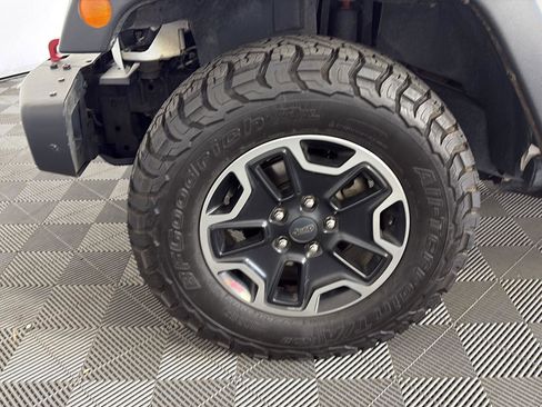 Used 2017 Jeep Wrangler Unlimited Rubicon AWD/4WD image 14