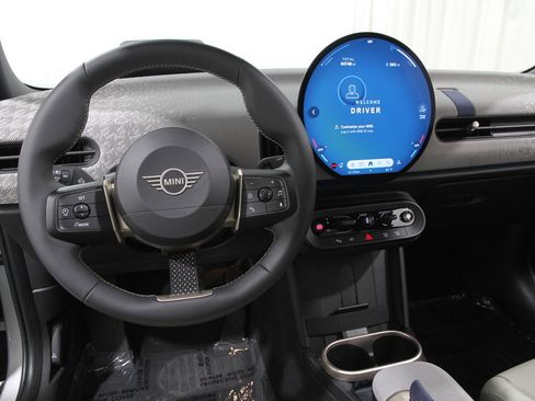 Certified 2025 MINI Cooper S image 6