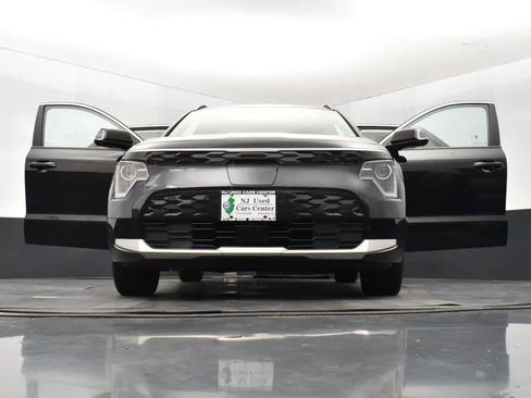 Used 2023 Kia Niro Wind w/ Wind Preserve Package image 11