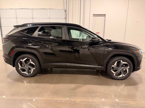 Used 2023 Hyundai Tucson SEL w/ Convenience Package AWD/4WD image 4