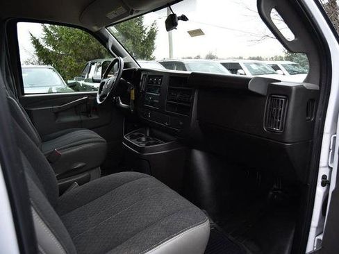 Used 2024 GMC Savana 2500 w/ Driver Convenience Package image 9