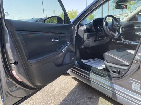Used 2021 Nissan Sentra SR w/ SR Premium Package FWD image 12
