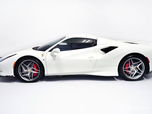 Used 2021 Ferrari F8 Tributo image 5