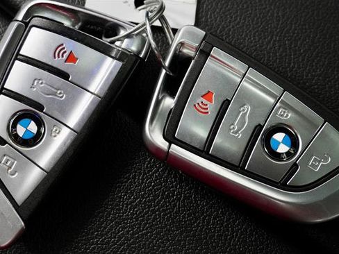 Used 2019 BMW 530e w/ Convenience Package image 34