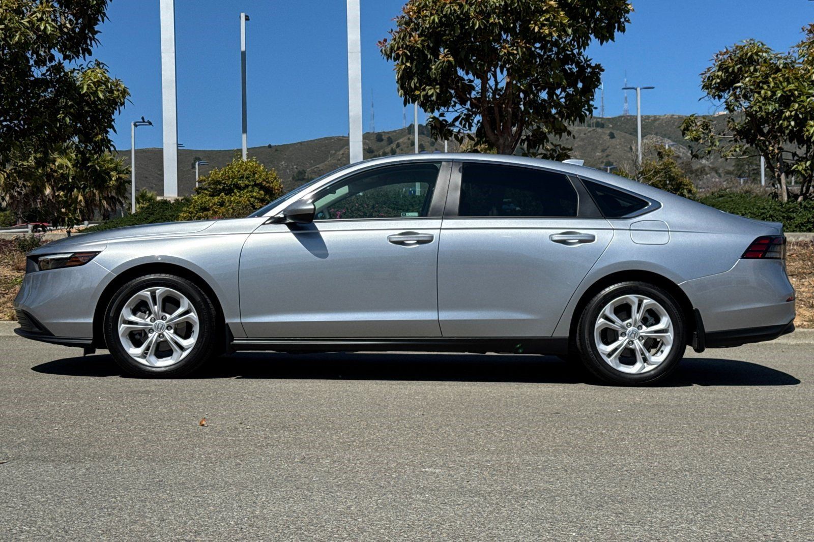 Certified 2025 Honda Accord LX image 2