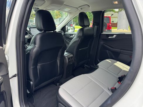 Used 2023 Ford Escape SE FWD image 13