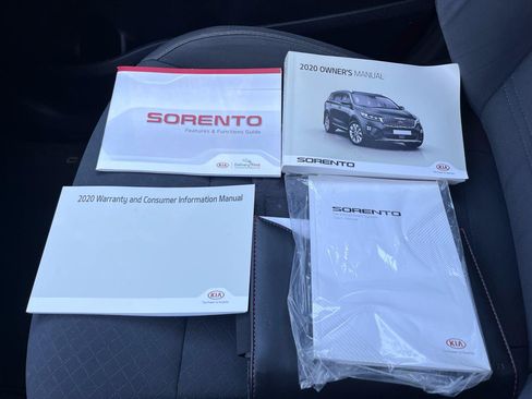 Used 2020 Kia Sorento FWD V6 image 38