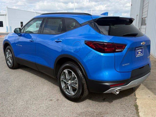 New 2026 Chevrolet Blazer LT w/ Convenience Package FWD image 2