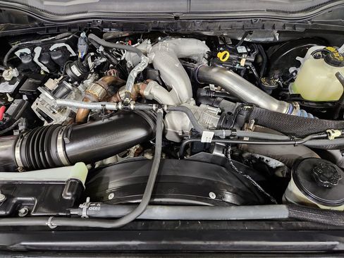 Used 2022 Ford F250 Platinum w/ FX4 Off-Road Package image 54