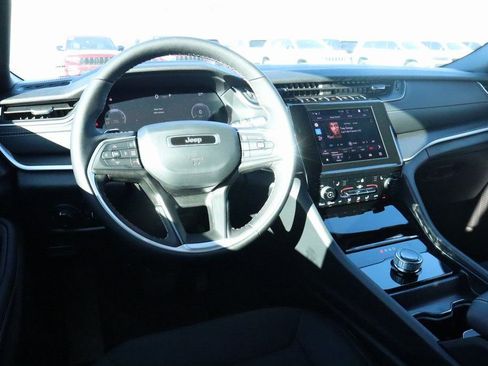 New 2025 Jeep Grand Cherokee Laredo X w/ Luxury Tech Group I image 2