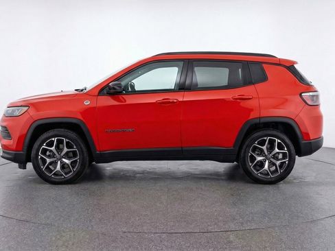 Used 2025 Jeep Compass Limited AWD/4WD image 5