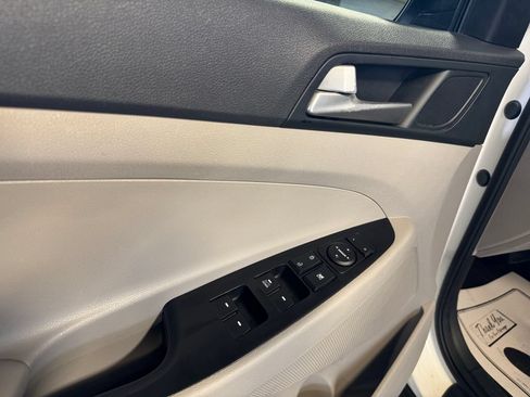 Used 2020 Hyundai Tucson SE AWD/4WD image 14