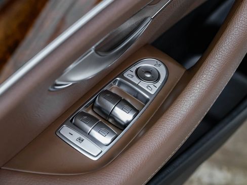 Used 2019 Mercedes-Benz E 300 image 40