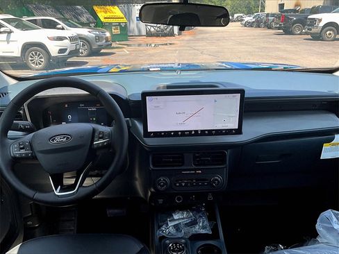 New 2025 Ford Maverick Lariat w/ Black Appearance Package image 8