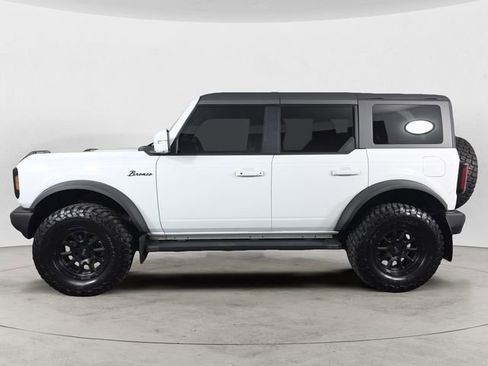 Used 2024 Ford Bronco Outer Banks AWD/4WD image 2