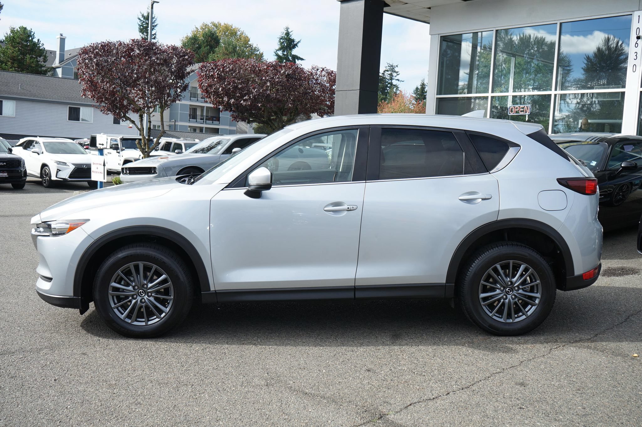 Used 2021 MAZDA CX-5 Touring AWD/4WD image 2