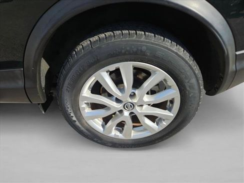 Used 2021 Nissan Rogue Sport S FWD image 9