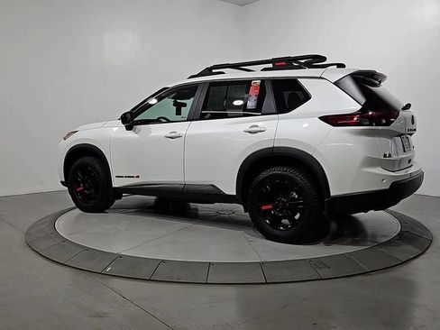 Certified 2025 Nissan Rogue SV AWD/4WD image 3